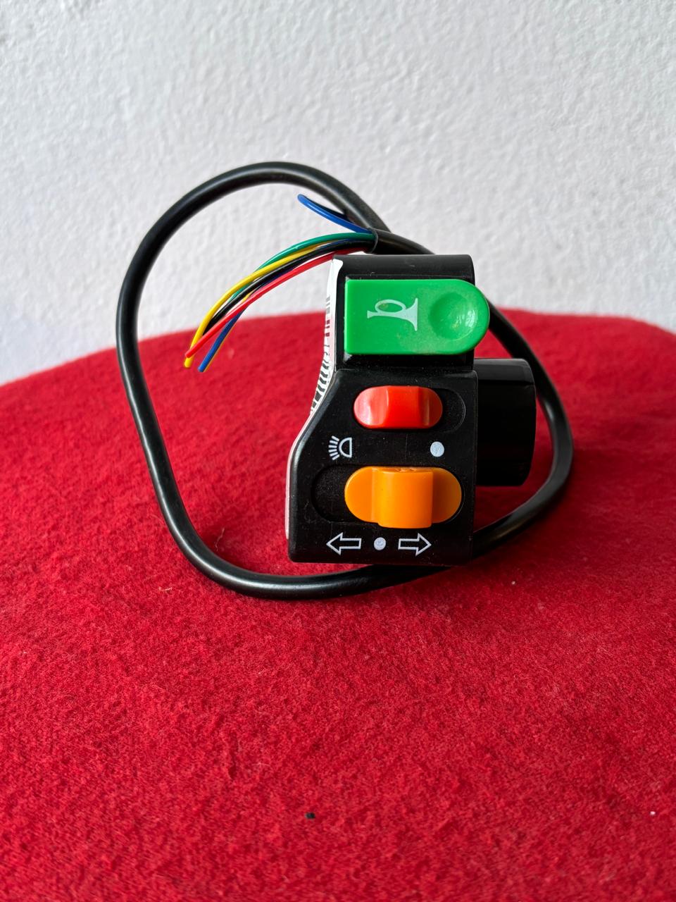 Comando de Luz principál, direcionales y bocina, 48V. - Imagen 2