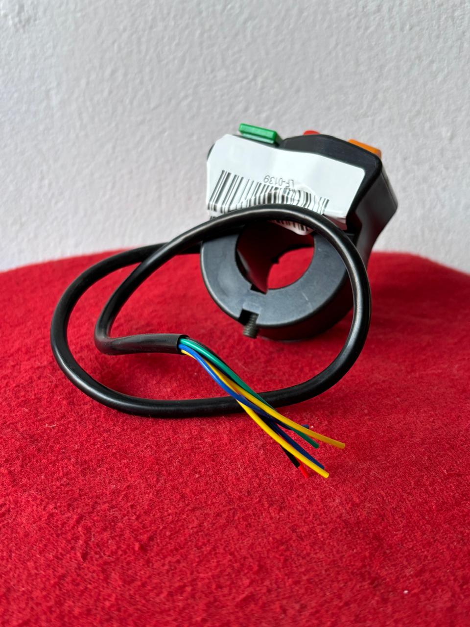 Comando de Luz principál, direcionales y bocina, 48V. - Imagen 3